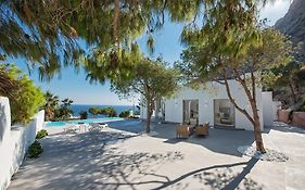 Villa Adrali